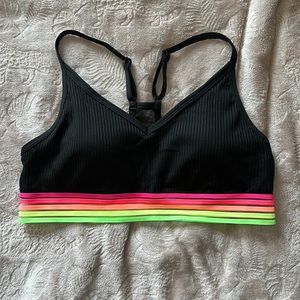 PINK sports bra 🏝️